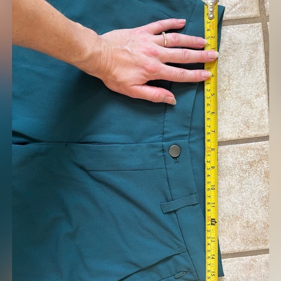 Men’s Lululemon Commission Shorts - Picture 6 of 8